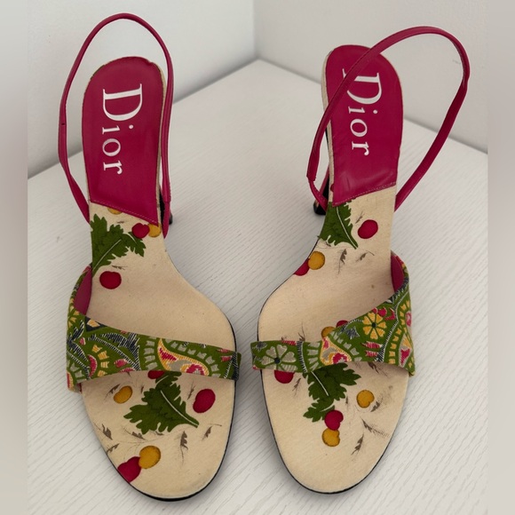 Dior Vintage EU 41 Pink Cream Paisley Lock Key Charm Slingback Sandals Heels Y2K - Picture 2 of 10